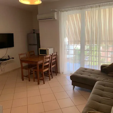 Double With Terrace Apartamento Golem (Tirana)